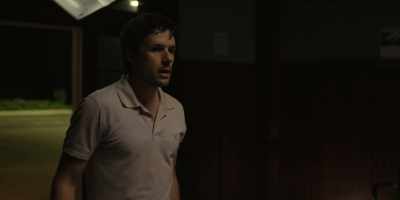 [both grunting] - Reacher