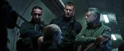 [both grunting] - SAS: Red Notice
