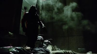 [Both grunting] - Arrow