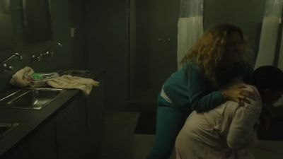 [both grunting] - Wentworth