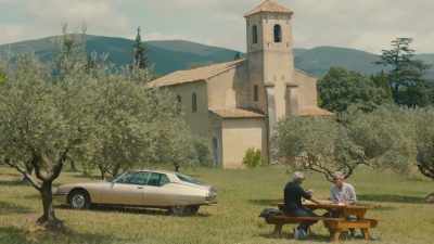 [both laugh] - Roadrunner: A Film About Anthony Bourdain