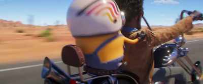 [both laughing] - Minions: The Rise of Gru