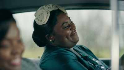 [both laughing] - Robin Roberts Presents: Mahalia