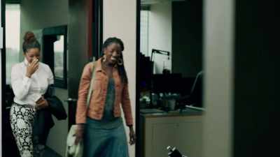 - ( both laughing )
- Sorry. I had no idea
that was gonna happen. - Queen Sugar