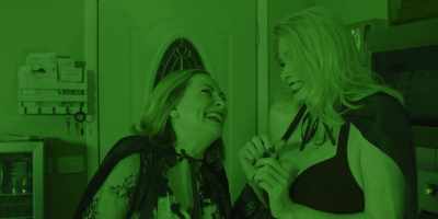 (both laughing)
(suspenseful music) - Night of the Dead Sorority Babes