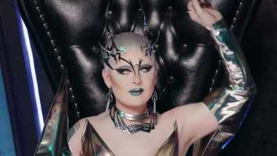 [both making whooshing sound]
[electronic whooshing] - The Boulet Brothers' Dragula: Titans