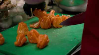 Both of the sauces they're crafting - Superhot: The Spicy World of Pepper People