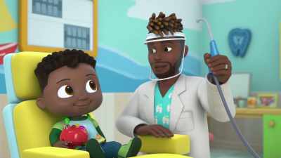[both singing] ♪ It's good to keep
them fresh and clean! ♪ - CoComelon Lane