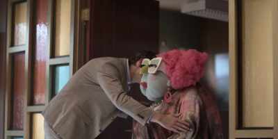 (BOTH SMOOCHING) - The Muppets Mayhem