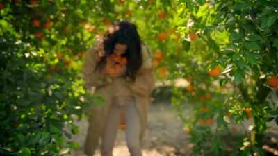 [both speaking Spanish] - Eva Longoria: Searching for Mexico