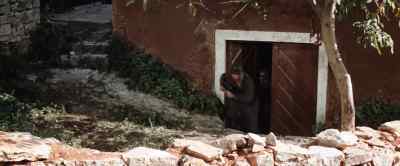 [BOTH SPEAKlNG IN GERMAN] - Kelly's Heroes