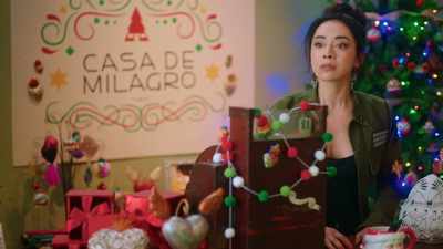 [both whispering indistinctly] - Holiday in Santa Fe