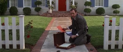 Both my wife and daughter think I'm this gigantic loser - American Beauty
