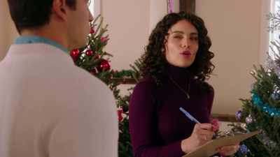 (both): Yeah.
(phone rings) - Planes, Trains, and Christmas Trees