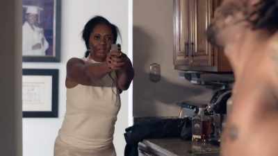(bottle clanking) - Ebony Hustle