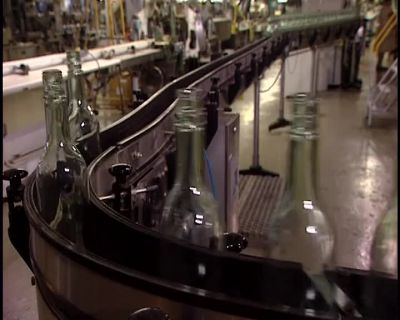 BOTTLING BEGINS. - How It's Made
