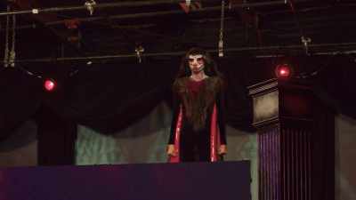[Boulet Brothers laugh]
[thunder rumbles] - The Boulet Brothers' Dragula: Titans