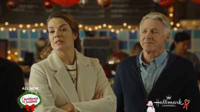 - Bow ties and ballgowns
and a giant box - Christmas by Starlight