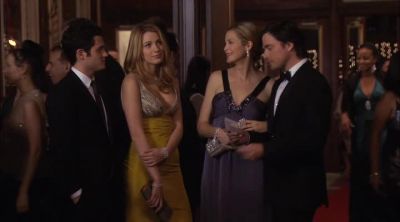Box two. Uh, row two. Two for you. - Gossip Girl