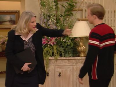 Boy, come here. - The Nanny