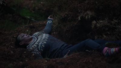 -[boy gasps]
-[branches rustling] - Vera