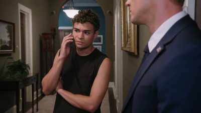 - BOY, GET OFF THIS PHONE.
- OK, I WAS LOOKING FOR DAD, - Tyler Perry's The Oval