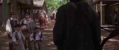 ( Boy )
Guys, that's Injun Joe.
Run ! - Tom and Huck