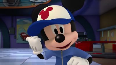 Boy, oh, boy,
did that hood get crunched. - Mickey and the Roadster Racers