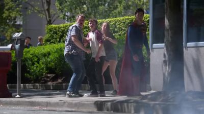 BOY: That was awesome. - Supergirl