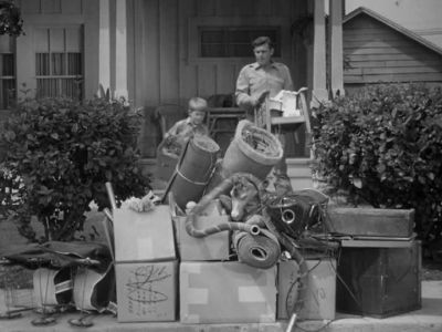 BOY, WHEN AUNT BEE
CLEANS OUT AN ATTIC, - The Andy Griffith Show
