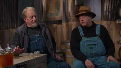 Boys, I'm telling you, - Moonshiners: Master Distiller