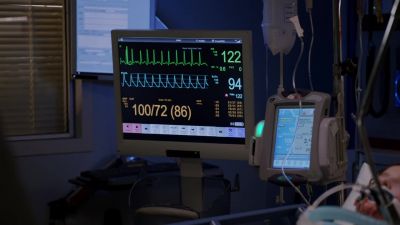 BP's coming up. Heart rate's going down. - Chicago Med