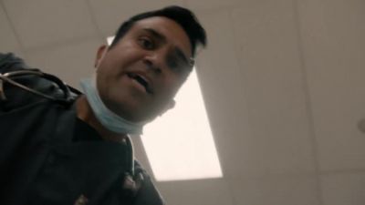 BP's dropping.
He's losing blood fast. - NCIS