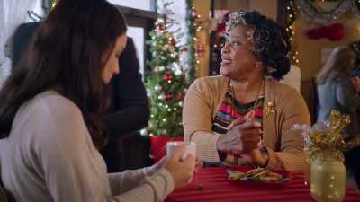 Brad, I'd like you
to meet Holly. - A Sweet Christmas Romance