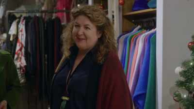 Brad, why don't you and
Lindsay go grab a pint. - A Merry Scottish Christmas