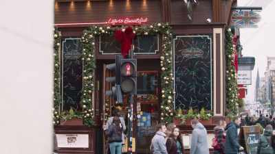 [brad] yeah, I mean
london is cool, right, - A Christmas Exchange