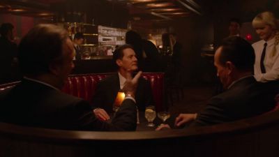- [Bradley] Ah.
- Ah. - Twin Peaks