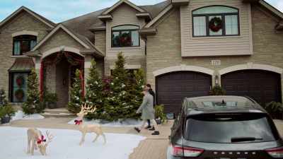 (brady): Yeah.
'cause if it doesn't go well, - Mom's Christmas Boyfriend