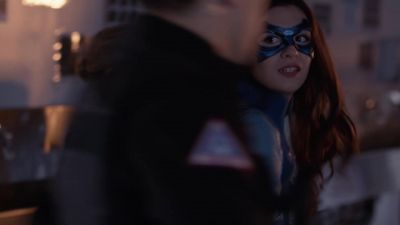 - Brainy!
- Hey! Where are you taking her? - Supergirl