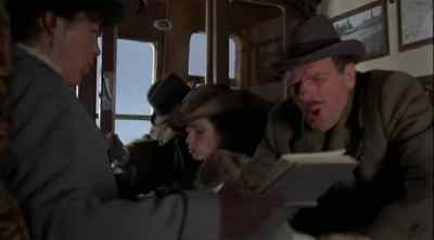 (Brakes screeching) - The Thirty Nine Steps