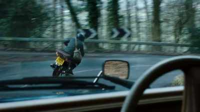 [Brakes squeak] - The Little Drummer Girl