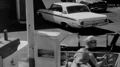 (Brakes squeaking) - The Horror of Party Beach