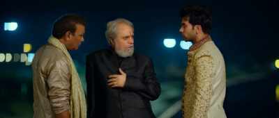 [Brakes squeal] - Shaadi Mein Zaroor Aana