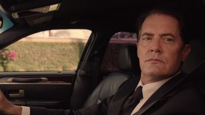 [brakes squeal softly] - Twin Peaks