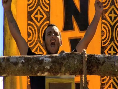 Brandon has it. Brandon
wins immunity and Reward. - Survivor