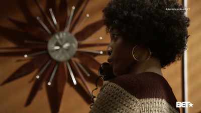 Brandy, it's Tessa.
We need an emergency rehearsal. - American Soul