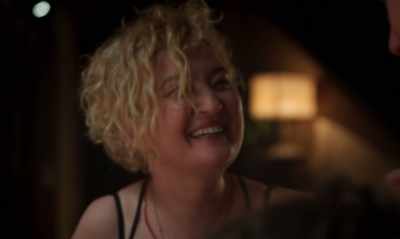 Brava, brava! [laughing] - The Lost Daughter