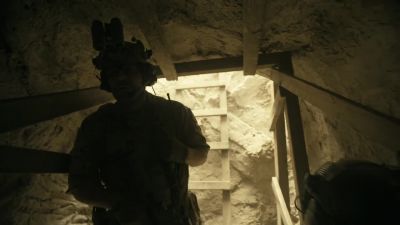 Bravo 2, we're making entry. - SEAL Team