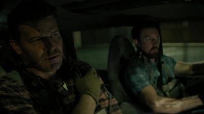 Bravo 3, we're turning
the last corner. - SEAL Team