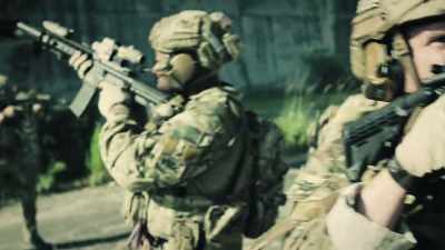 Bravo One, preparing f0
breach at primary entry. - SIX